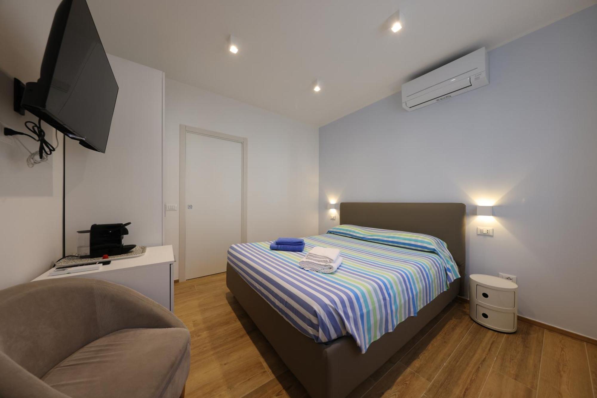 雷卡纳蒂港Residenza La Piazzetta公寓 外观 照片