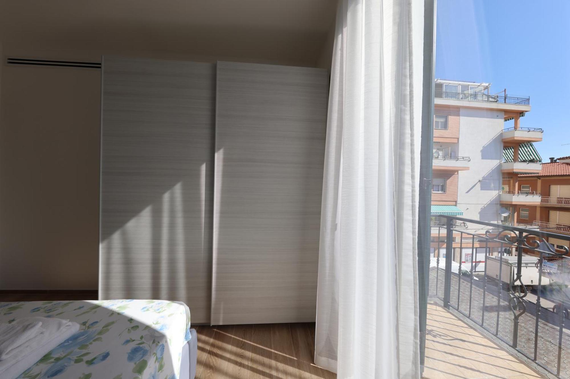 雷卡纳蒂港Residenza La Piazzetta公寓 外观 照片
